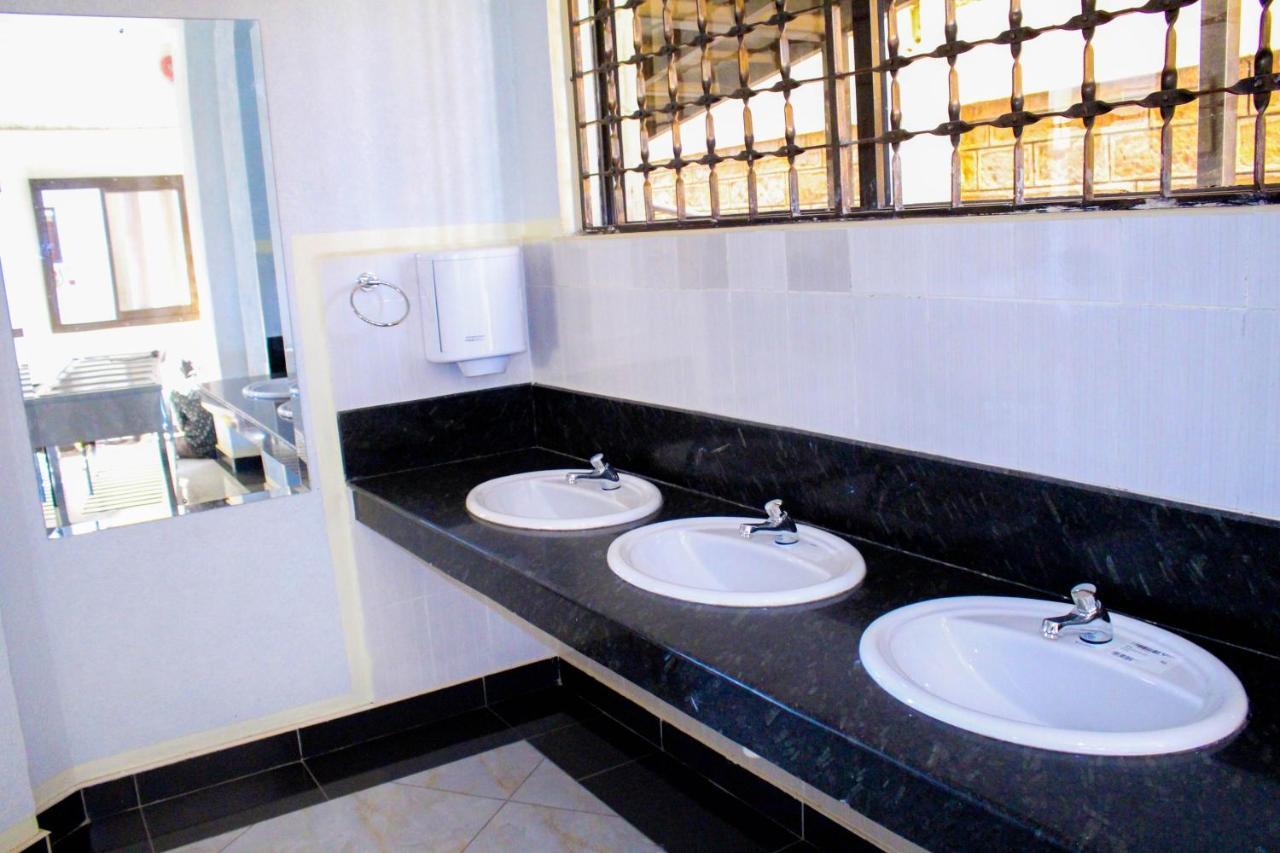 Prinias Hotel Kisumu Extérieur photo
