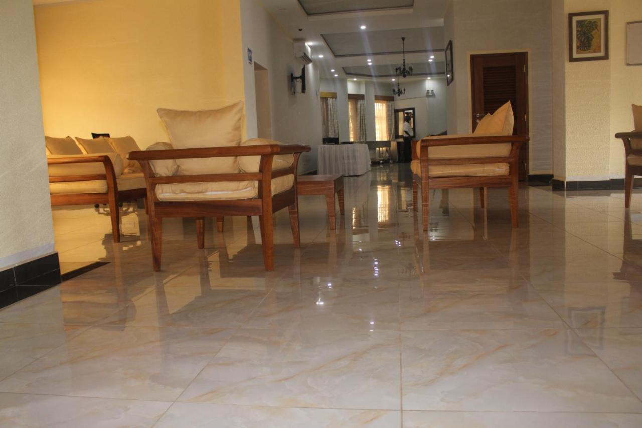 Prinias Hotel Kisumu Extérieur photo
